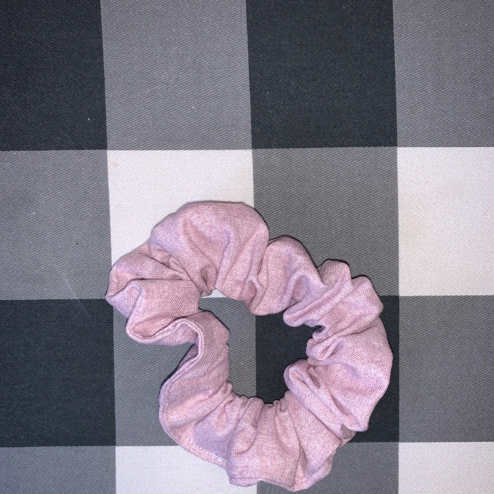 Pink Face Mask and Scrunchie Set - Picture 4 of 4